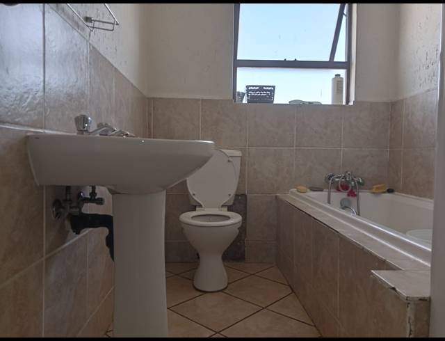 2 BEDROOM SECTIONAL TITLE FOR SALE IN BOKSBURG NORTH